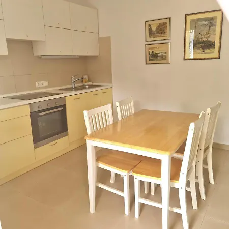 Apartmani Val Pula Exterior photo
