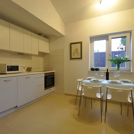 Apartmani Val Pula Exterior photo