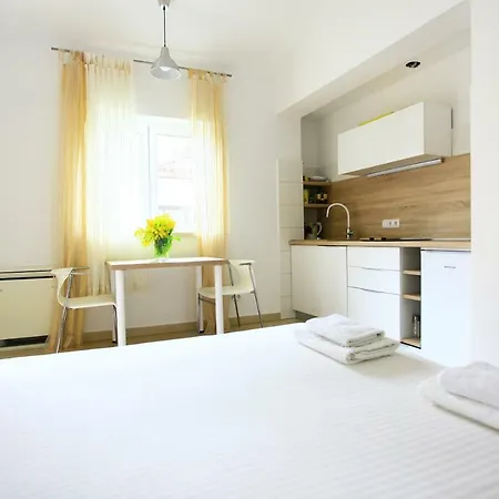 Apartmani Val Pula Exterior photo